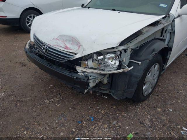 Toyota Camry Le Image 15