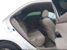 Toyota Camry Le Image 14