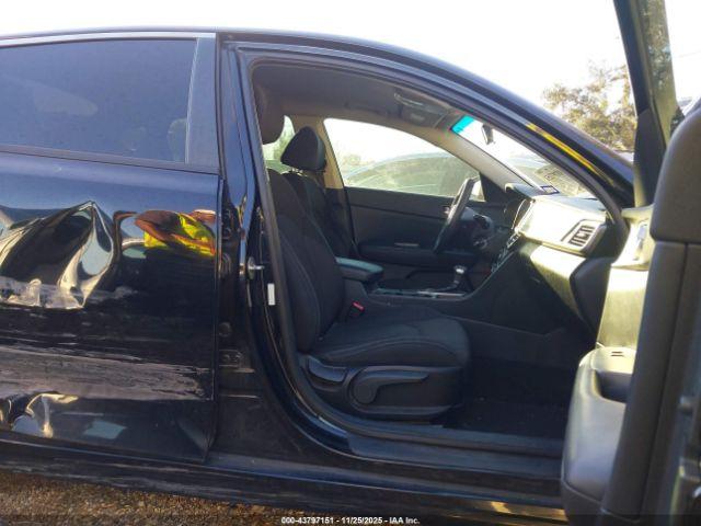 Kia Optima Lx Image 3