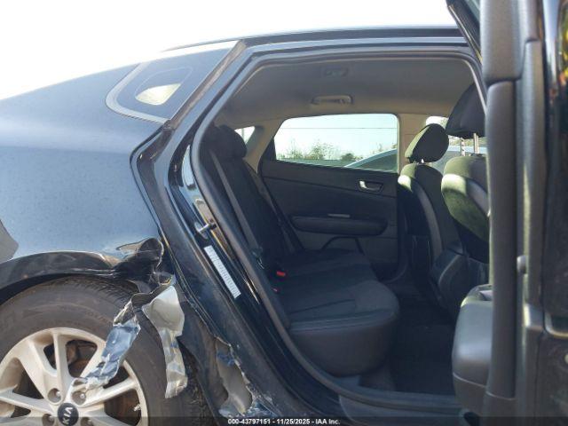 Kia Optima Lx Image 8