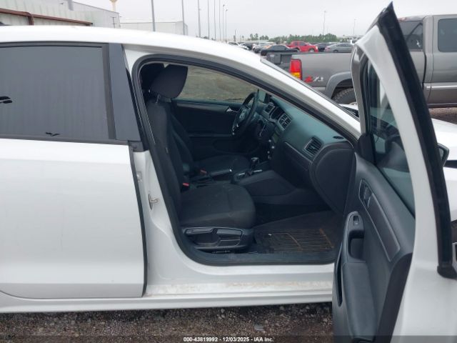 Volkswagen Jetta 2.0l Tdi S Image 3