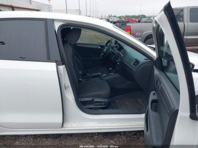 Volkswagen Jetta 2.0l Tdi S Image 3