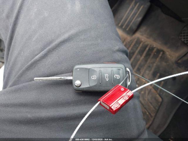 Volkswagen Jetta 2.0l Tdi S Image 7