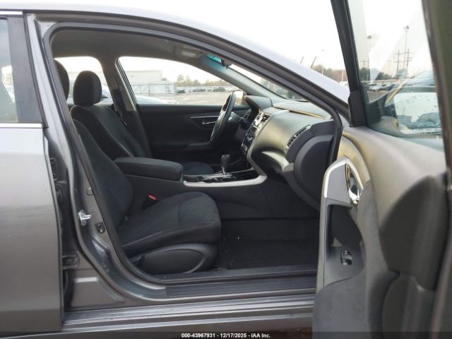 Nissan Altima 2.5 S Image 5