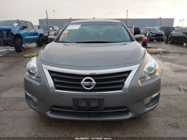 Nissan Altima 2.5 S Image 10