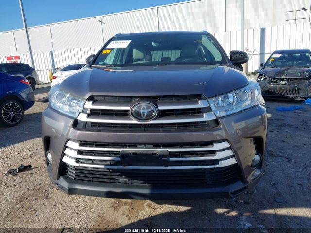 Toyota Highlander Xle Image 9