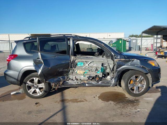 Toyota RAV4 Sport Image 11