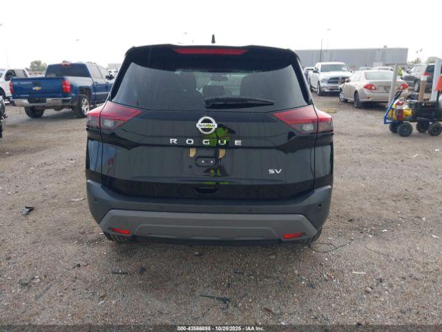 Nissan Rogue Sv Fwd Image 2