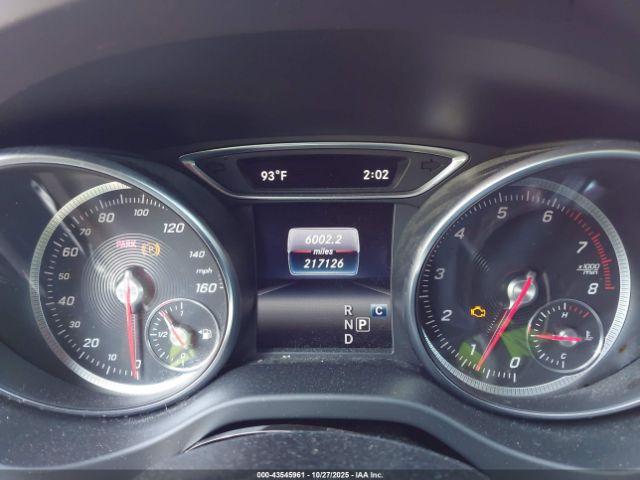 Mercedes-Benz GLA Image 12