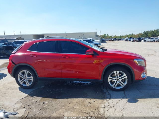 Mercedes-Benz GLA Image 2