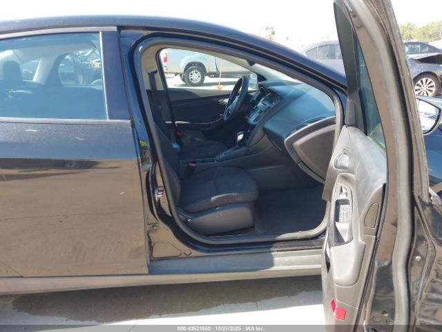 Ford Focus Se Image 4