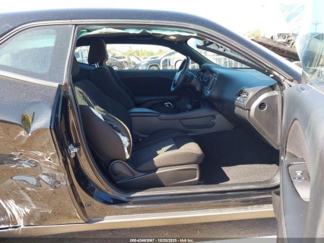 Dodge Challenger Sxt Image 4