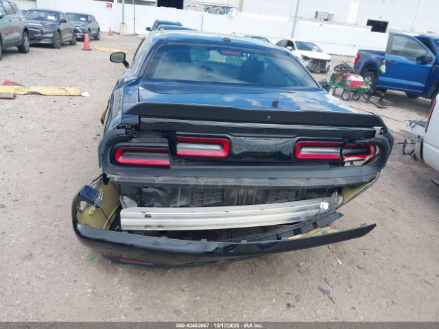 Dodge Challenger Sxt Image 6