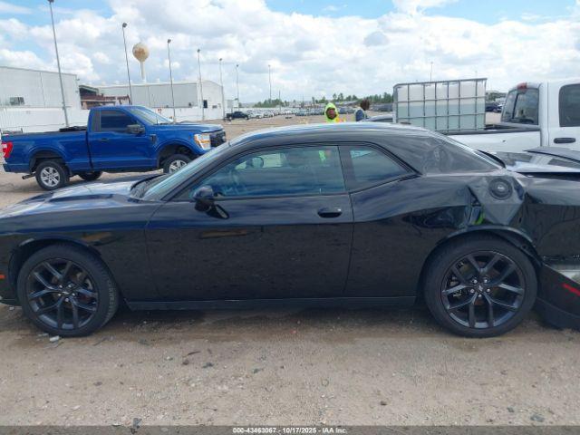 Dodge Challenger Sxt Image 10