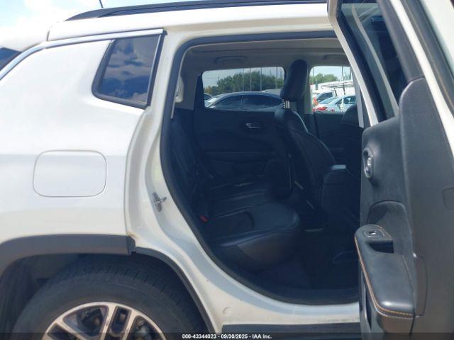 Jeep Compass Sun And Wheel Fwd Image 16