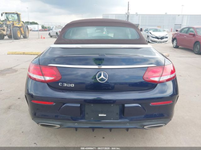 Mercedes-Benz C-Class Image 13