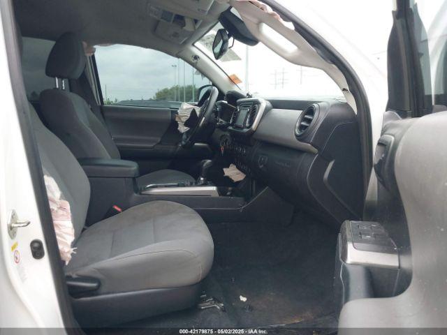 Toyota Tacoma Sr5 V6 Image 16