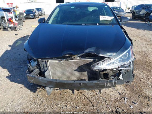 Hyundai ELANTRA Value Edition Image 3