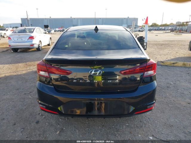 Hyundai ELANTRA Value Edition Image 13