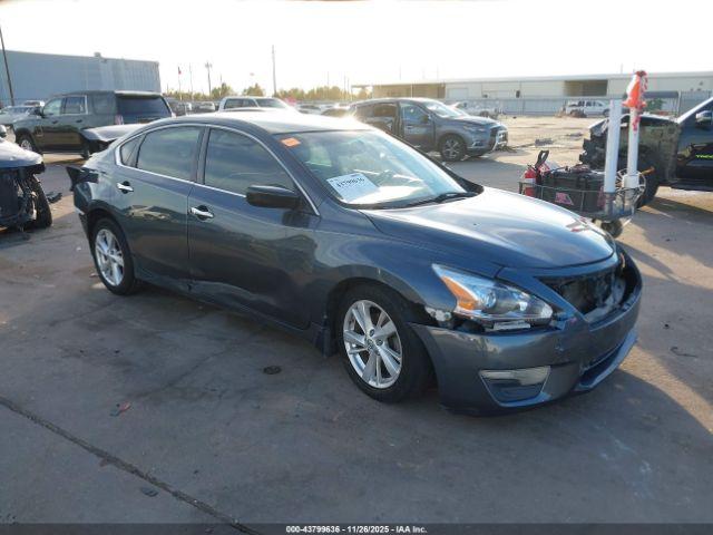  Salvage Nissan Altima
