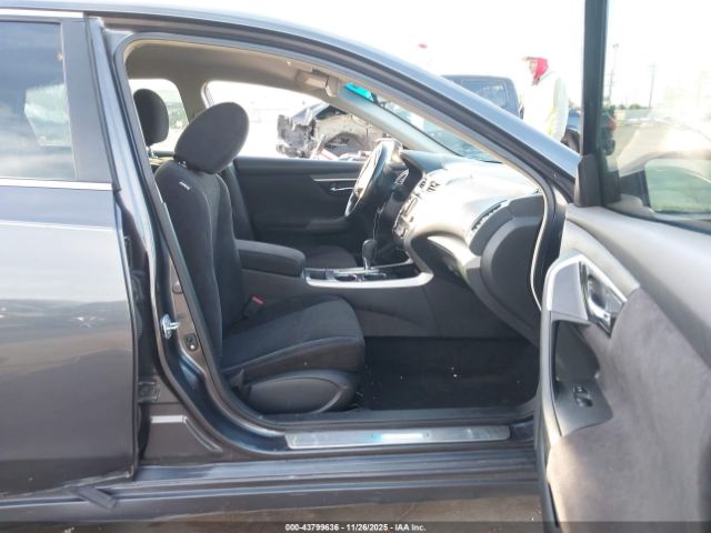 Nissan Altima 2.5 Sv Image 9