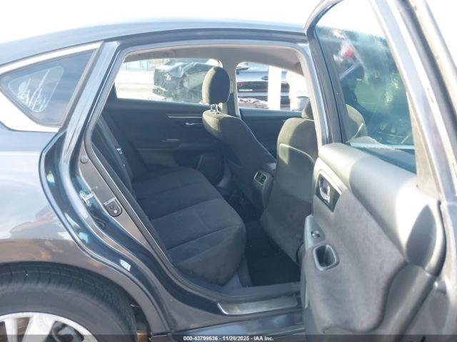 Nissan Altima 2.5 Sv Image 11