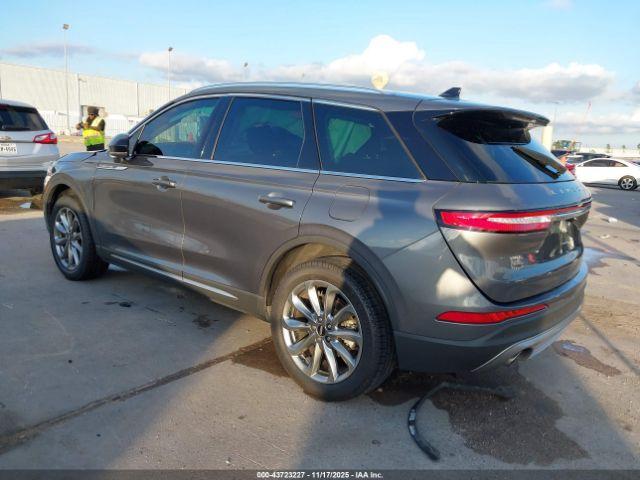 Lincoln Corsair Standard Image 2