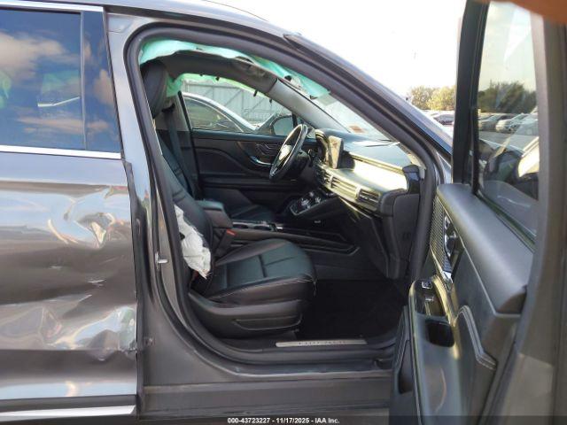 Lincoln Corsair Standard Image 4