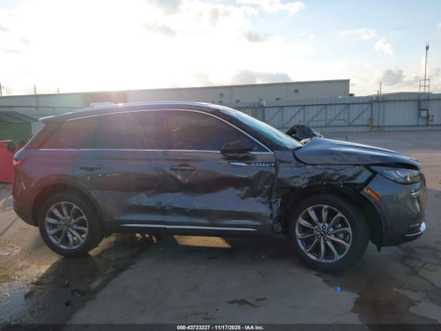 Lincoln Corsair Standard Image 13