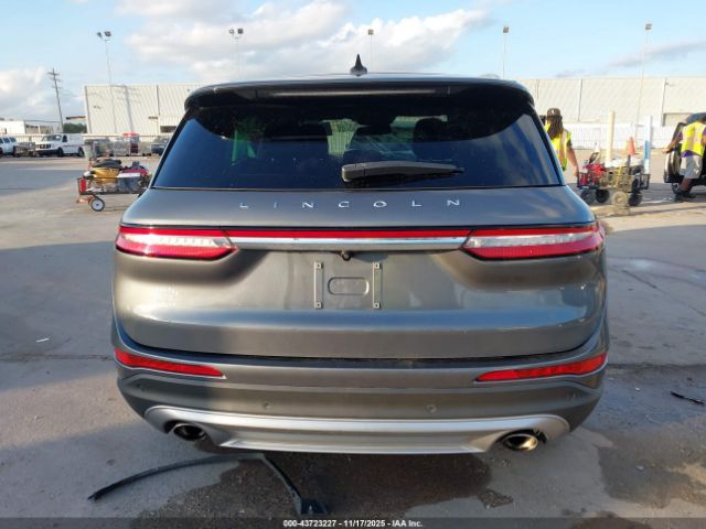 Lincoln Corsair Standard Image 8