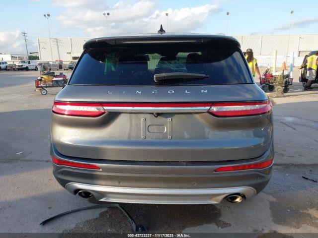 Lincoln Corsair Standard Image 8