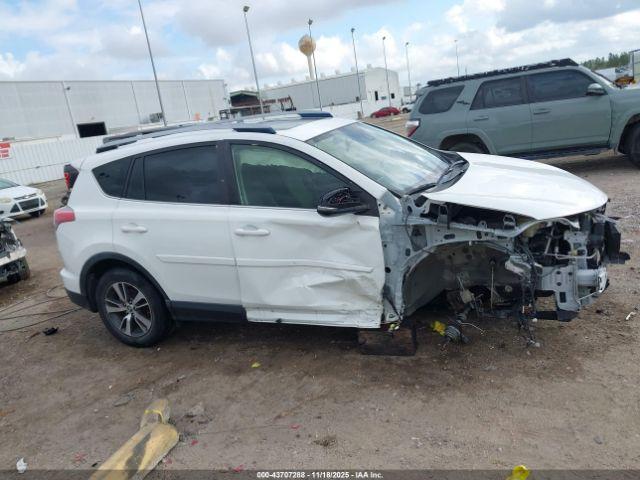 Toyota RAV4 Xle Image 9