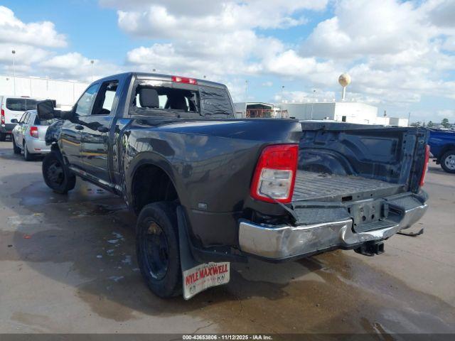 Ram 3500 Tradesman  4x4 8' Box Image 4