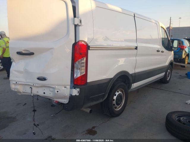 Ford Transit Image 14