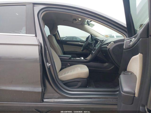 Ford Fusion S Image 3