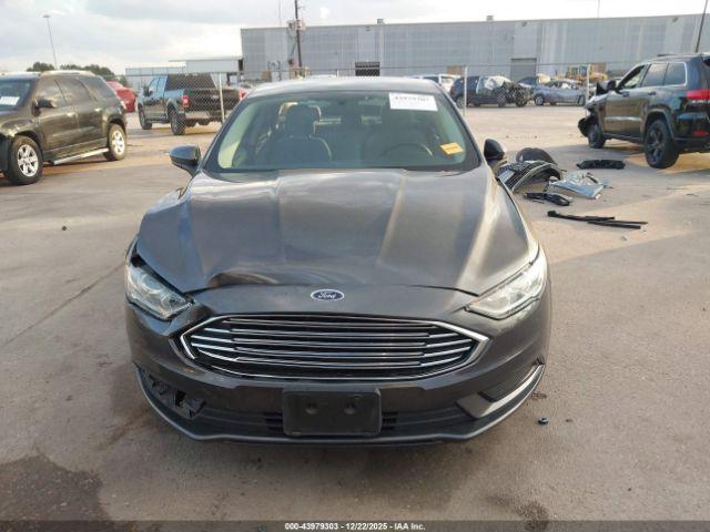 Ford Fusion S Image 12