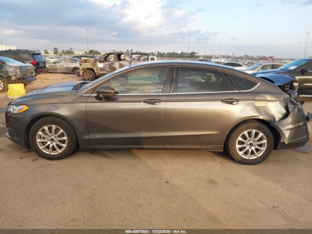 Ford Fusion S Image 14