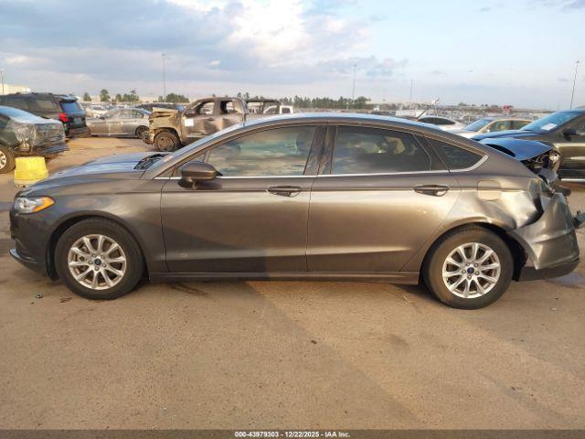 Ford Fusion S Image 14