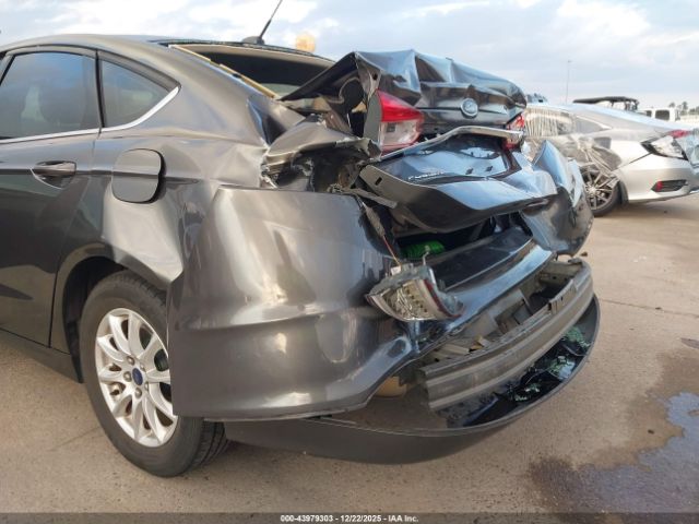 Ford Fusion S Image 17