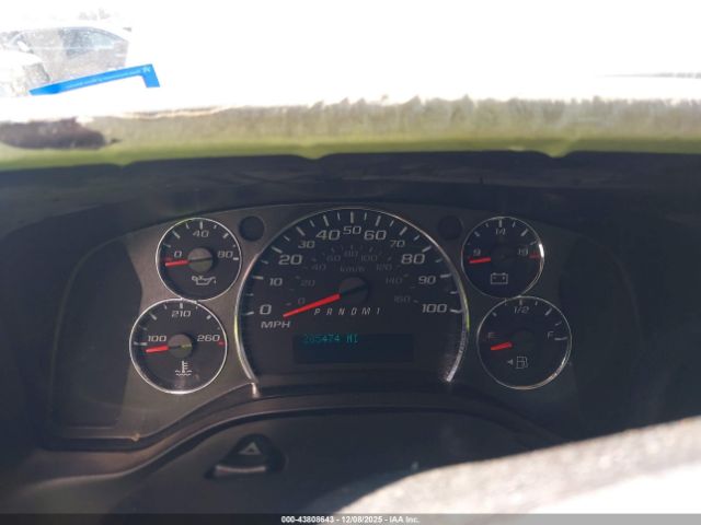 Chevrolet Express Work Van Image 2