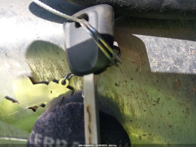 Chevrolet Express Work Van Image 9