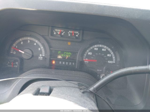 Ford E-250 Commercial Image 9