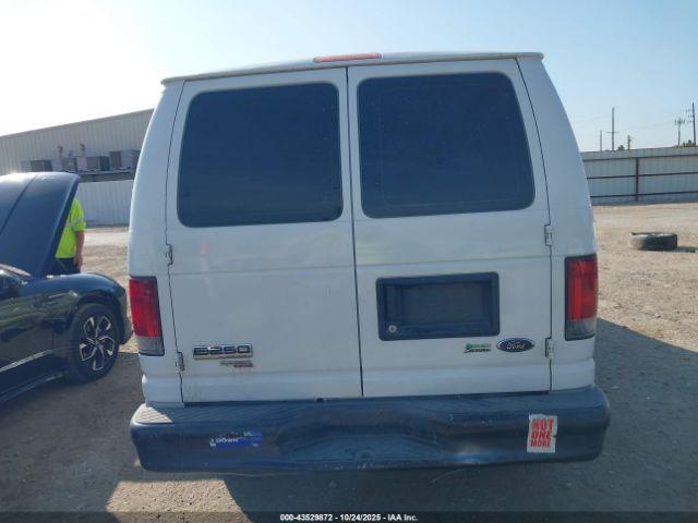 Ford E-250 Commercial Image 13