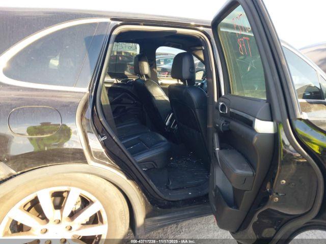 Porsche Cayenne S Image 5