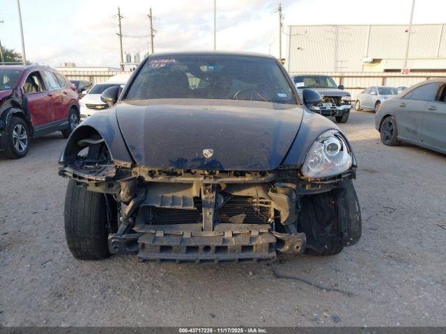 Porsche Cayenne S Image 16