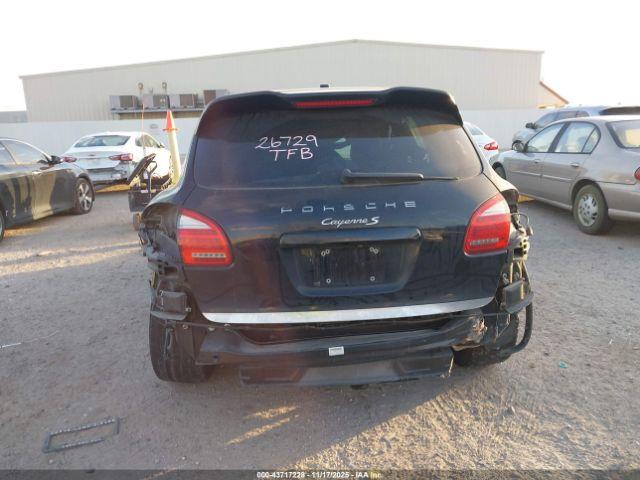Porsche Cayenne S Image 18