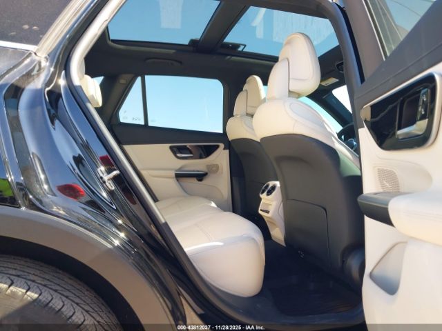 Mercedes-Benz GLC 4matic Suv Image 5