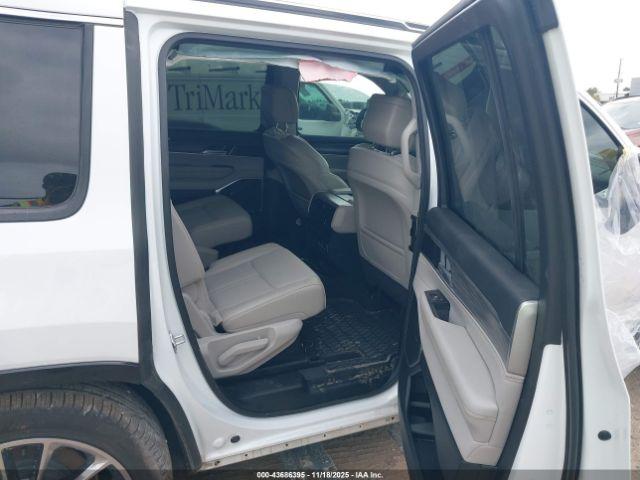 Jeep Wagoneer Series Ii 4x4 Image 12