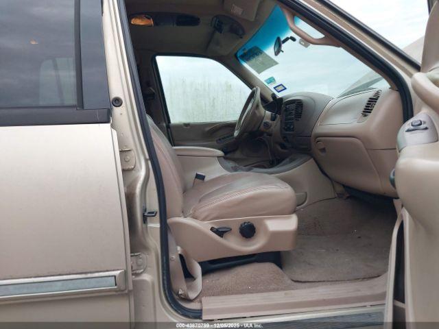 Ford Expedition Image 10