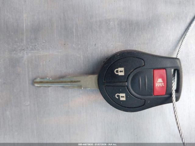 Nissan Rogue S Image 3